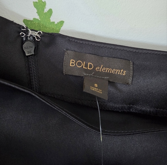 BOLD elements Black Satin Jumpsuit - Picture 7 of 10